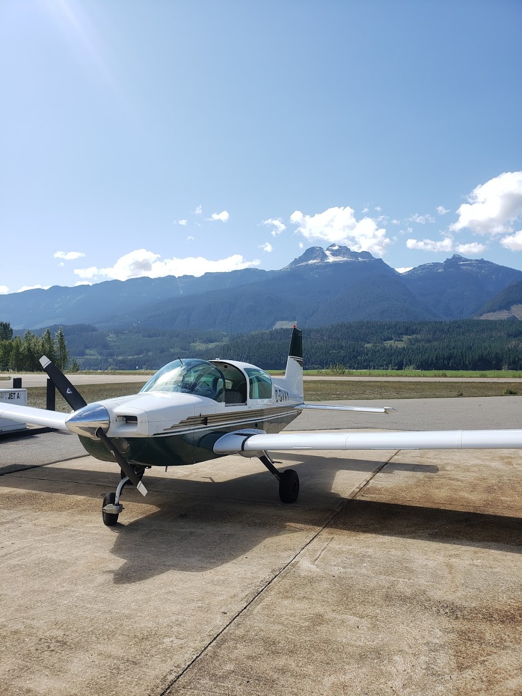 Revelstoke Airport (YRV) | 2913 Airport Way, Revelstoke, BC V0E 2S1, Canada | Phone: (250) 837-7007