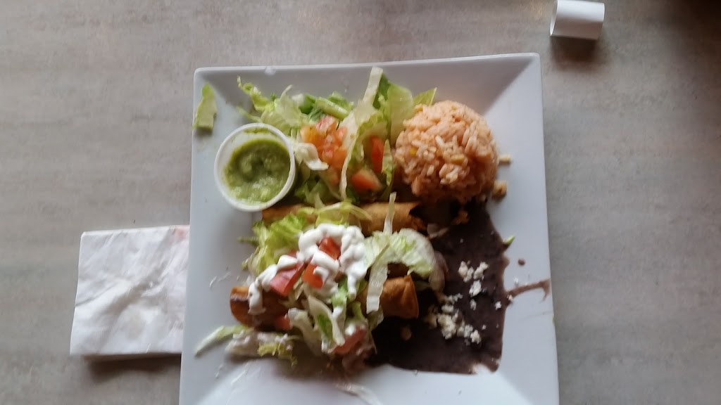 Chachalacas Mexican Cuisine | 3283 E Quance St, Regina, SK S4V 3B7, Canada | Phone: (306) 721-2424