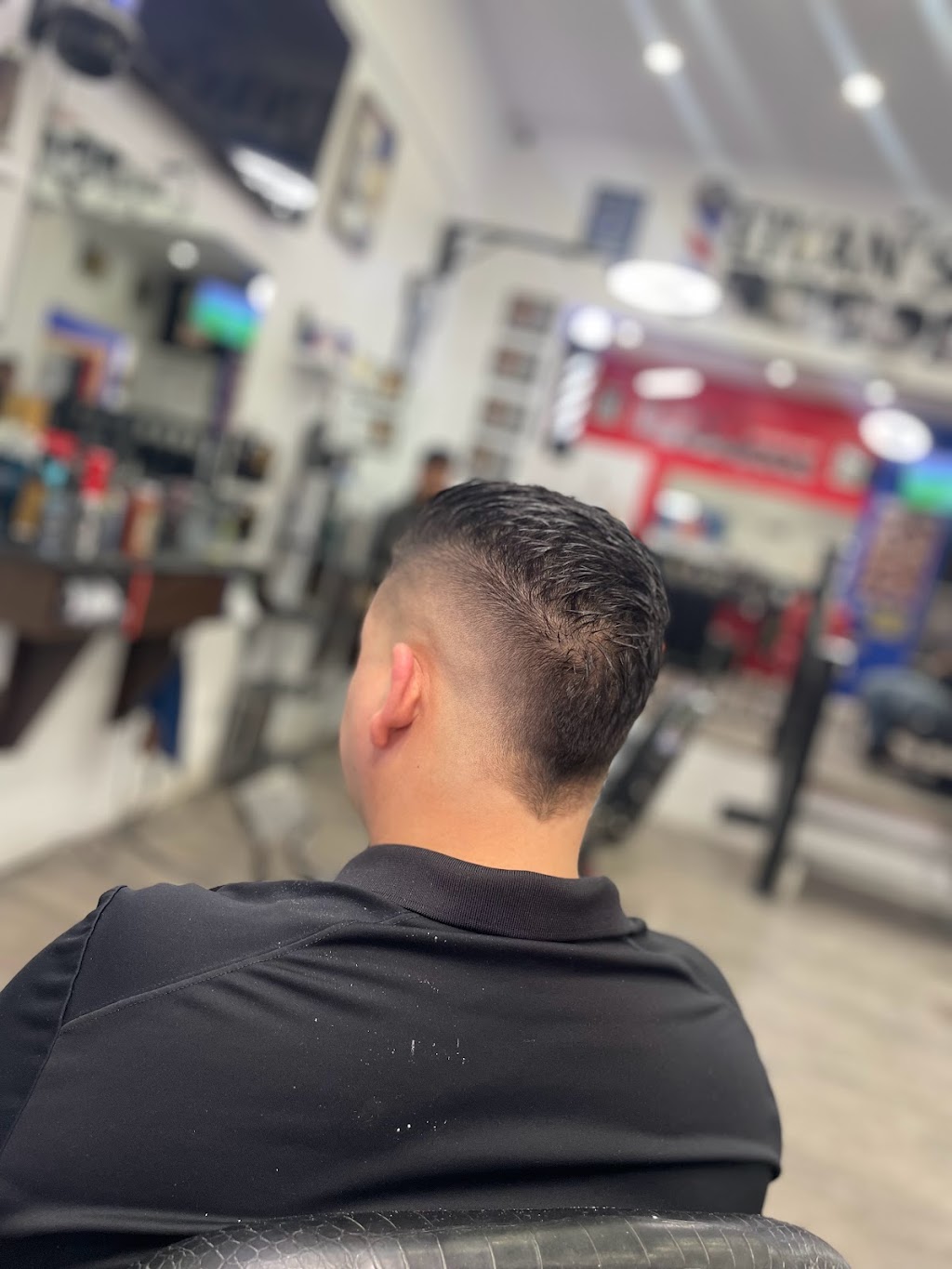 Eivans barbershop | 9952 Glendon Dr Unit 4, Komoka, ON N0L 1R0, Canada | Phone: (226) 700-7772
