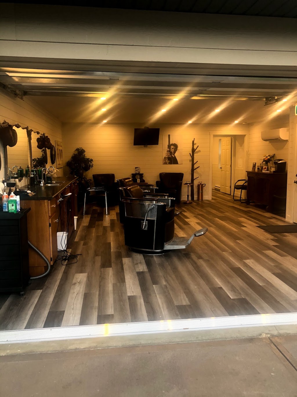 Dirty Hairys & Hairyettes Barbering | 8704 72 Ave, Osoyoos, BC V0H 1V0, Canada | Phone: (250) 689-2050