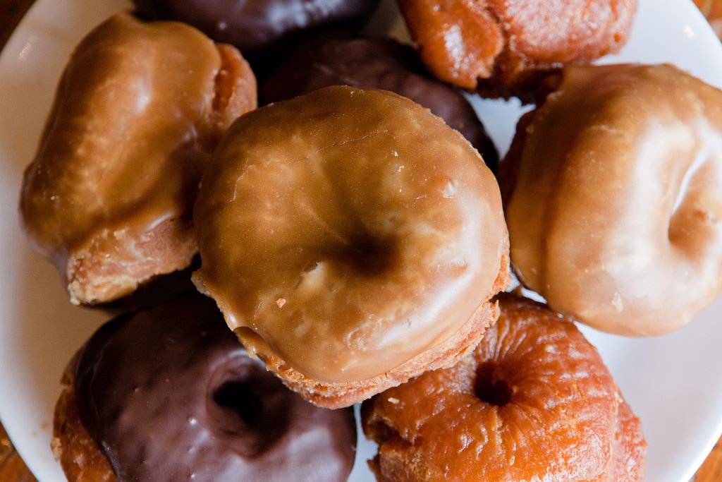 Honey Doughnuts & Goodies | 4373 Gallant Ave, North Vancouver, BC V7G 1L1, Canada | Phone: (604) 929-4988