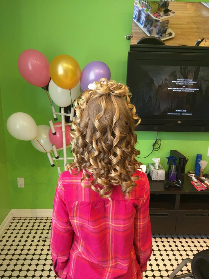 Sharkeys Cuts For Kids - Burlington ON | 2485 Appleby Line, Burlington, ON L7L 0B6, Canada | Phone: (905) 335-4100