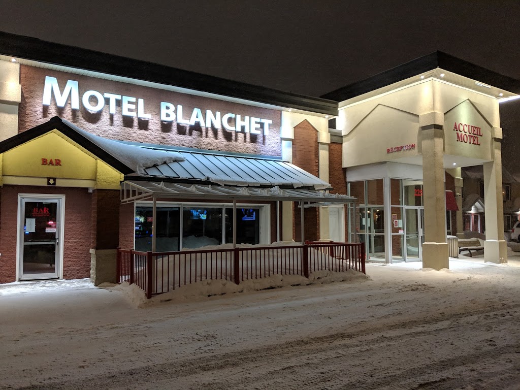 Motel Blanchet | 225 Boulevard Saint-Joseph O, Drummondville, QC J2E 1A9, Canada | Phone: (819) 477-0222