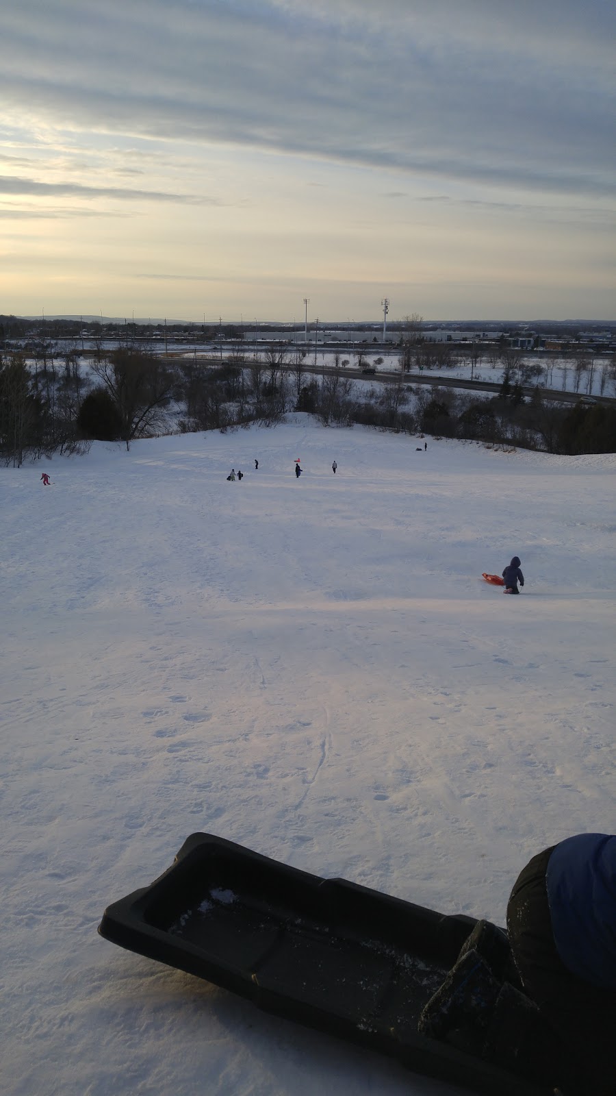 Greens Creek Sliding Hill | Bearbrook Rd, Ottawa, ON K1B 1B8, Canada