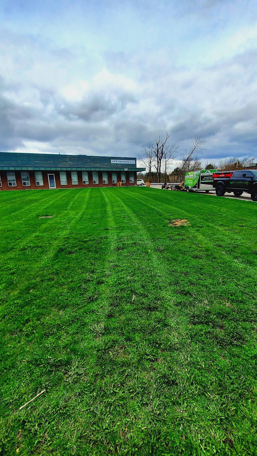 M.R.P Lawn Care | 4218 Greybrook Crescent, Mississauga, ON L4W 3G6, Canada | Phone: (647) 539-4015