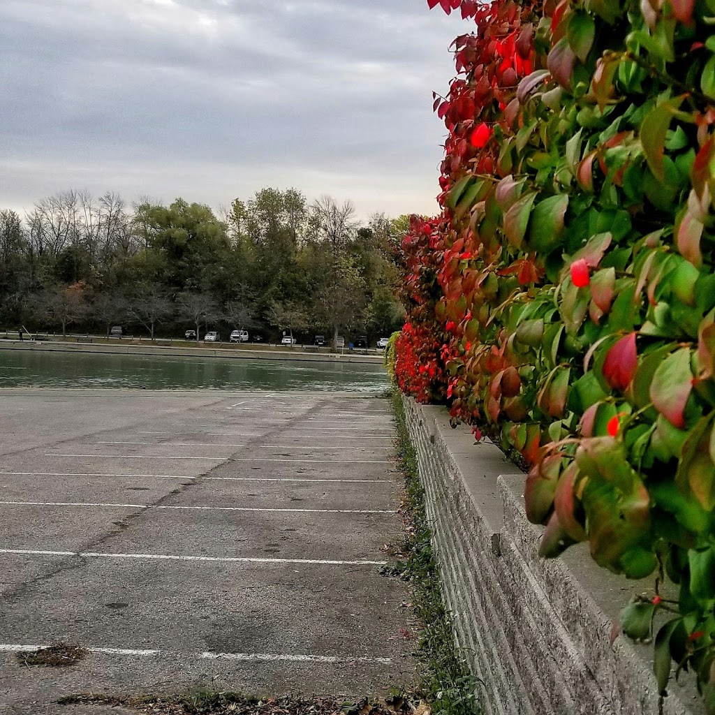 Lockhart Point Parking Lot | 1 Lakeport Rd, St. Catharines, ON L2N 4P6, Canada