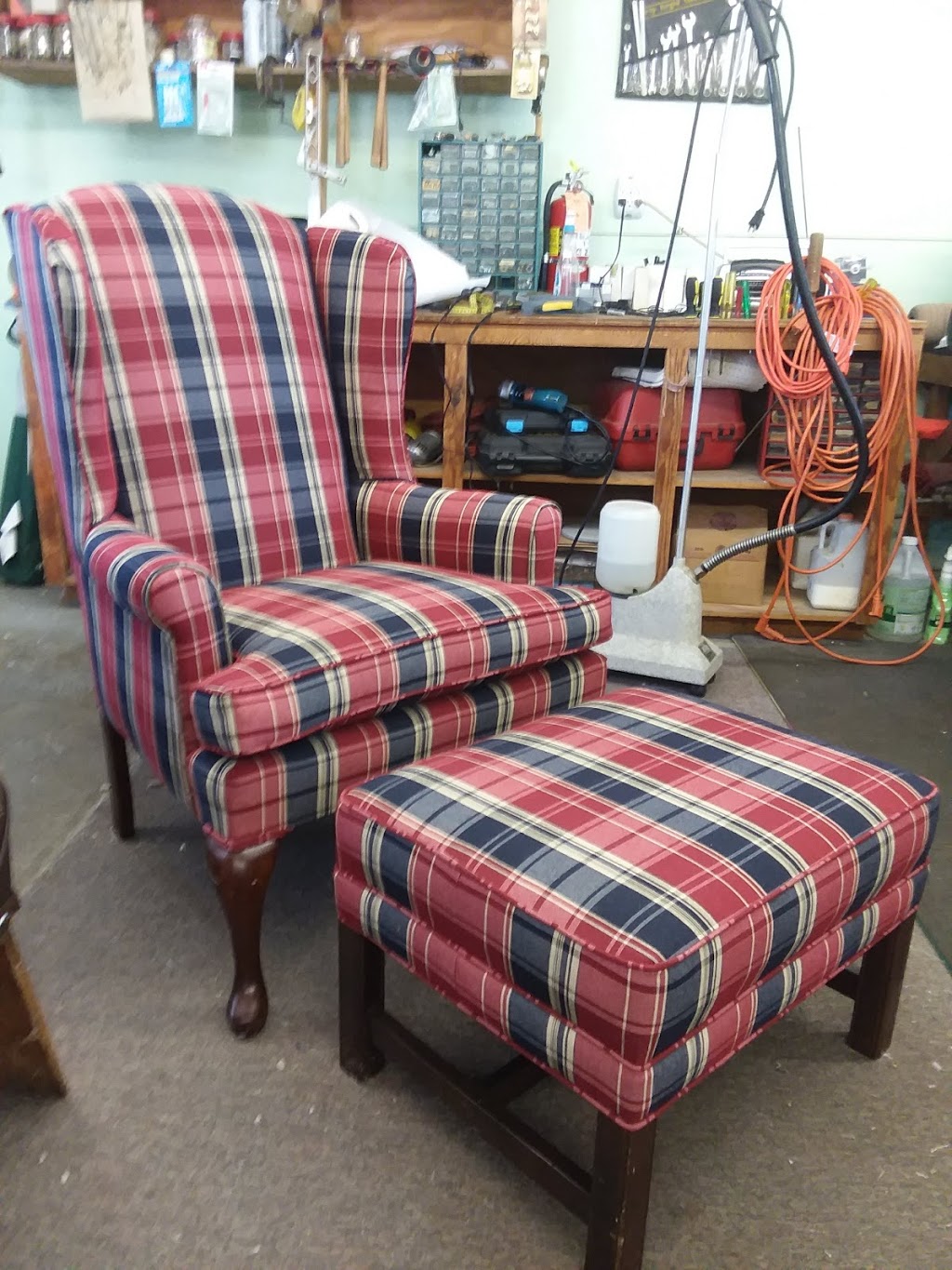 Dons Upholstery Shop | 2612 Range Rd, Port Huron, MI 48060, USA | Phone: (810) 982-9879