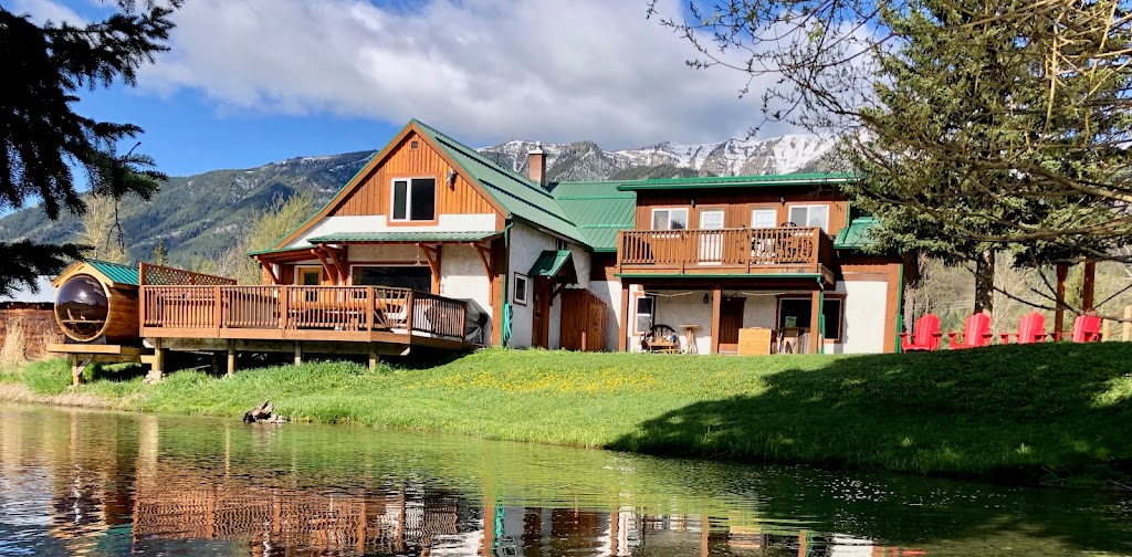 Elk River Lodge | 6003 Diamond B Ranch Rd, Sparwood, BC V0B 2G3, Canada | Phone: (239) 877-0567