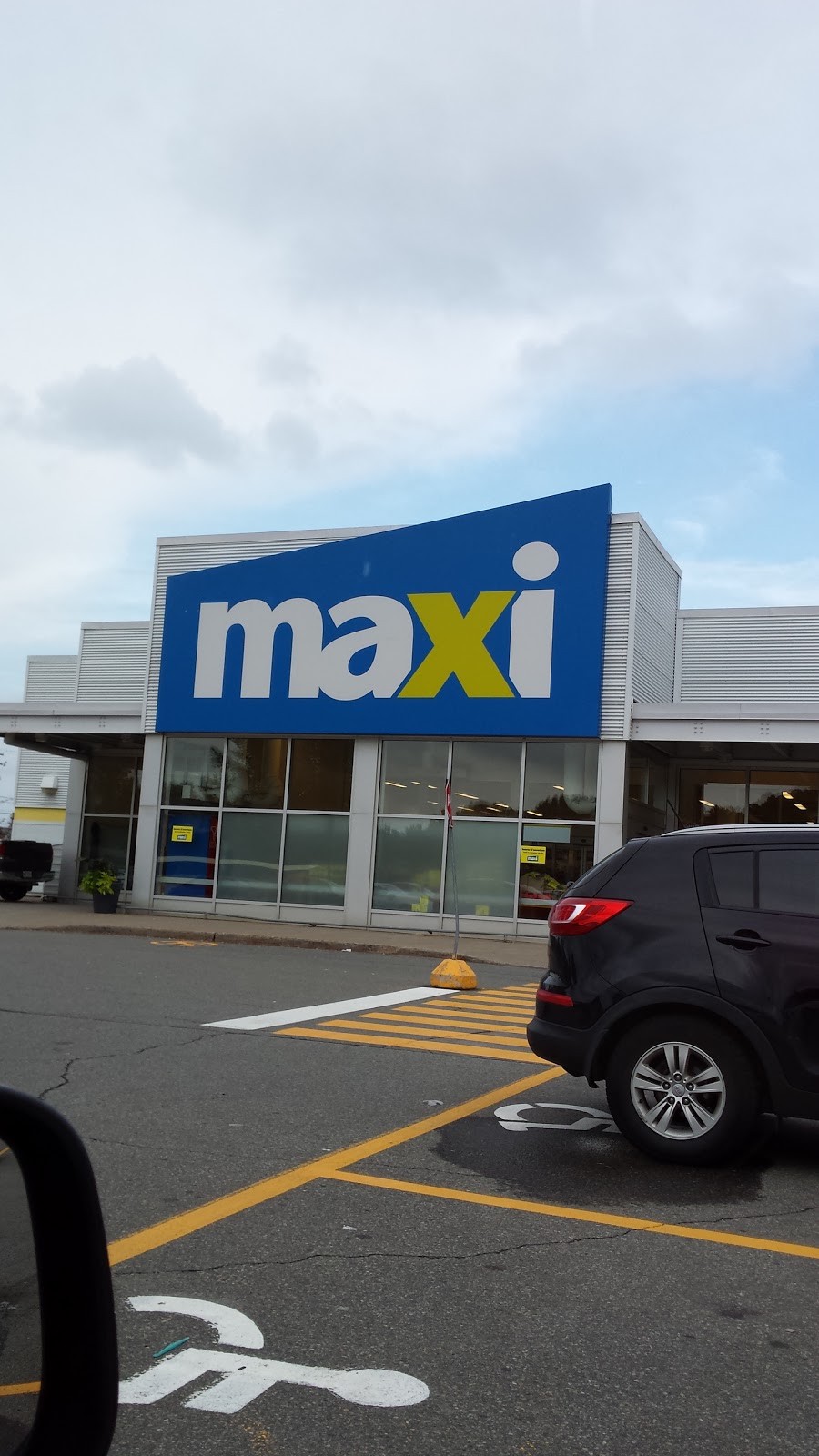 Maxi | 1643 Boulevard DYouville, Shawinigan, QC G9N 6V4, Canada | Phone: (819) 536-4412