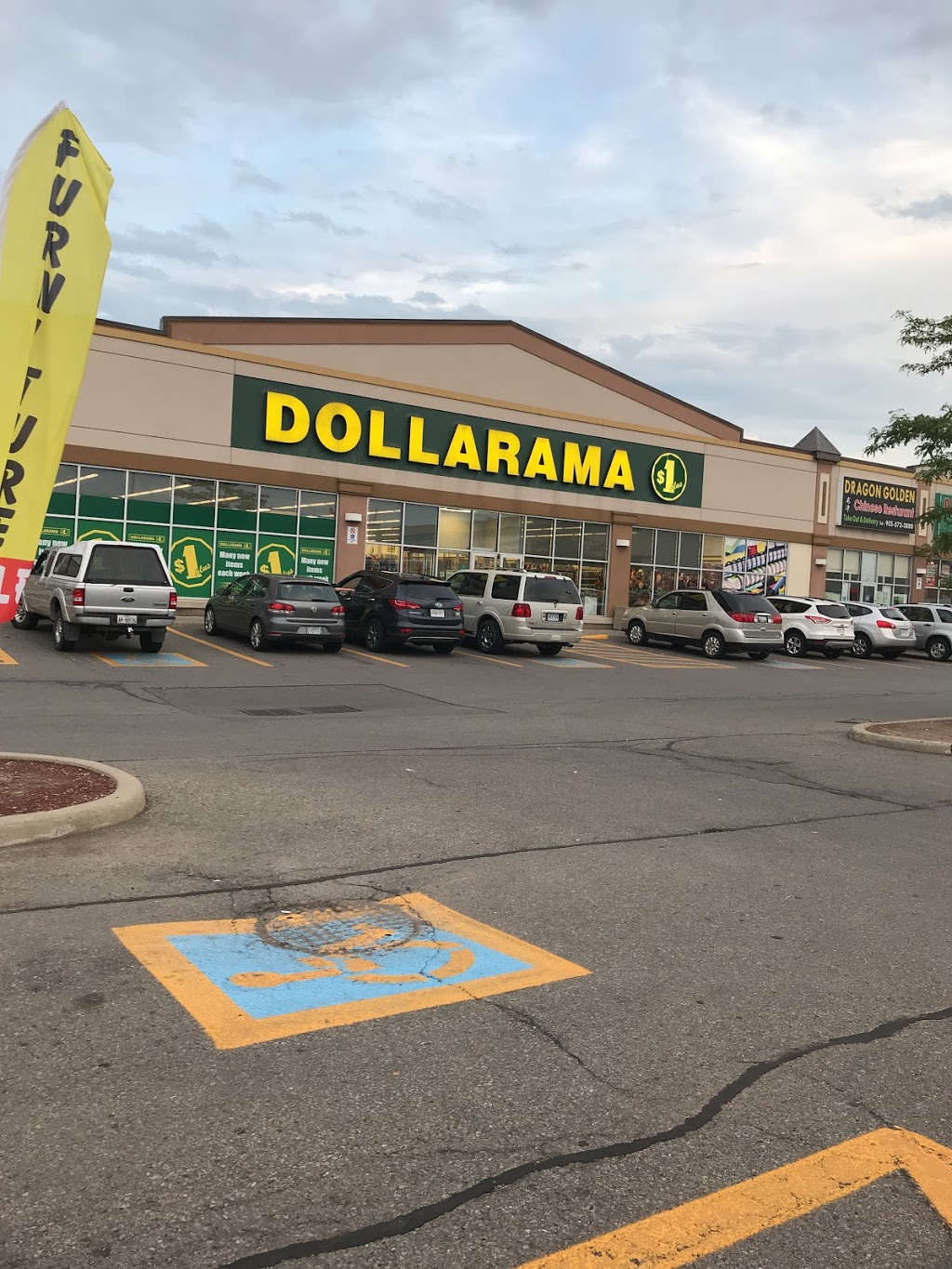 Dollarama | 700 Queenston Rd, Queenston Mall, Hamilton, ON L8G 1A3, Canada | Phone: (905) 561-0052