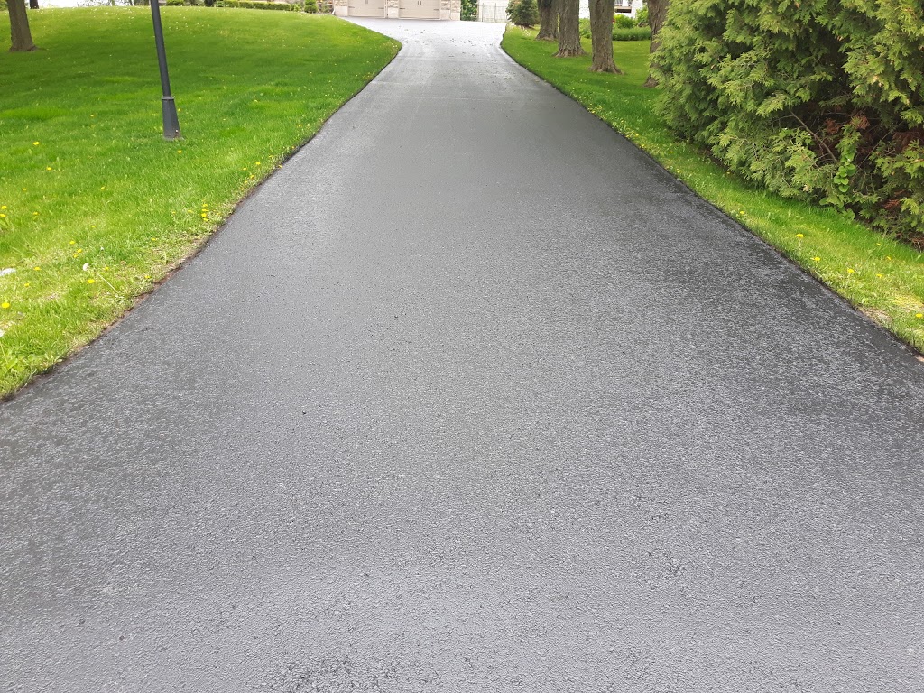 Kingston Driveway Sealing | 9 Crerar Blvd, Kingston, ON K7M 3P7, Canada | Phone: (613) 634-1800