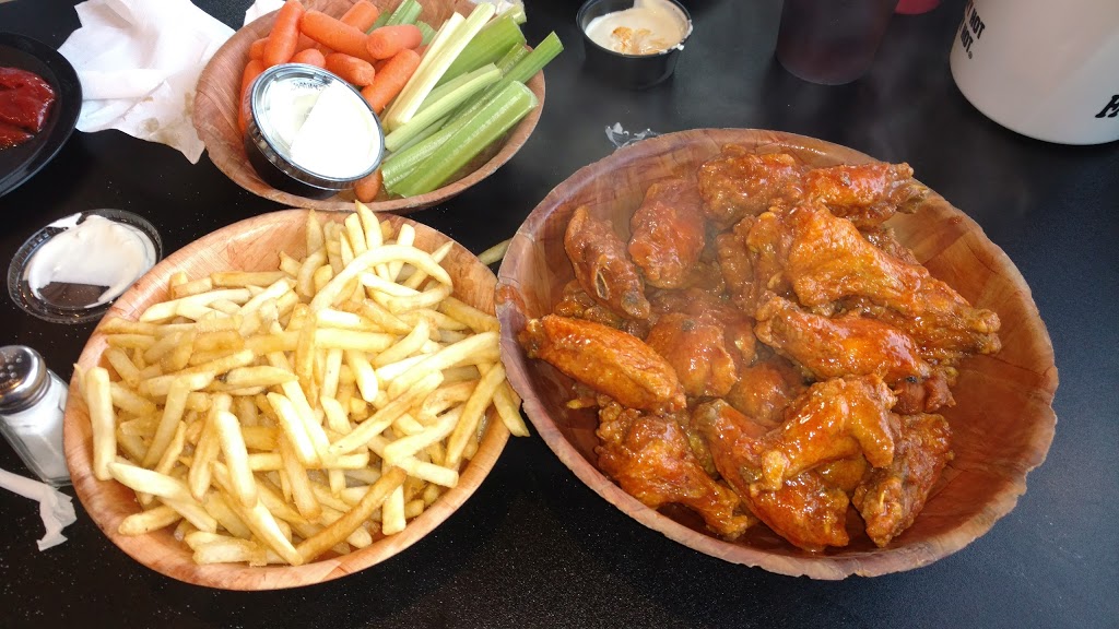 Duffs Famous Wings | 8351 Niagara Falls Blvd, Niagara Falls, NY 14304, USA | Phone: (716) 236-0333