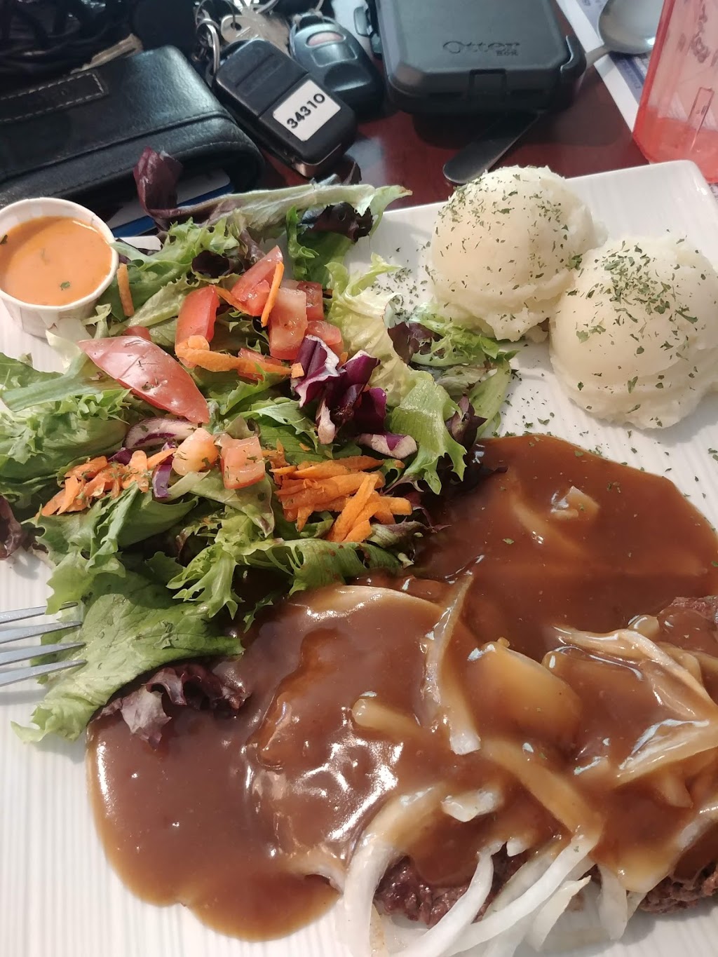 Restaurant Les Cousines Enr | 512 Rue Sainte Élisabeth, Saint-Hugues, QC J0H 1N0, Canada | Phone: (450) 794-2525