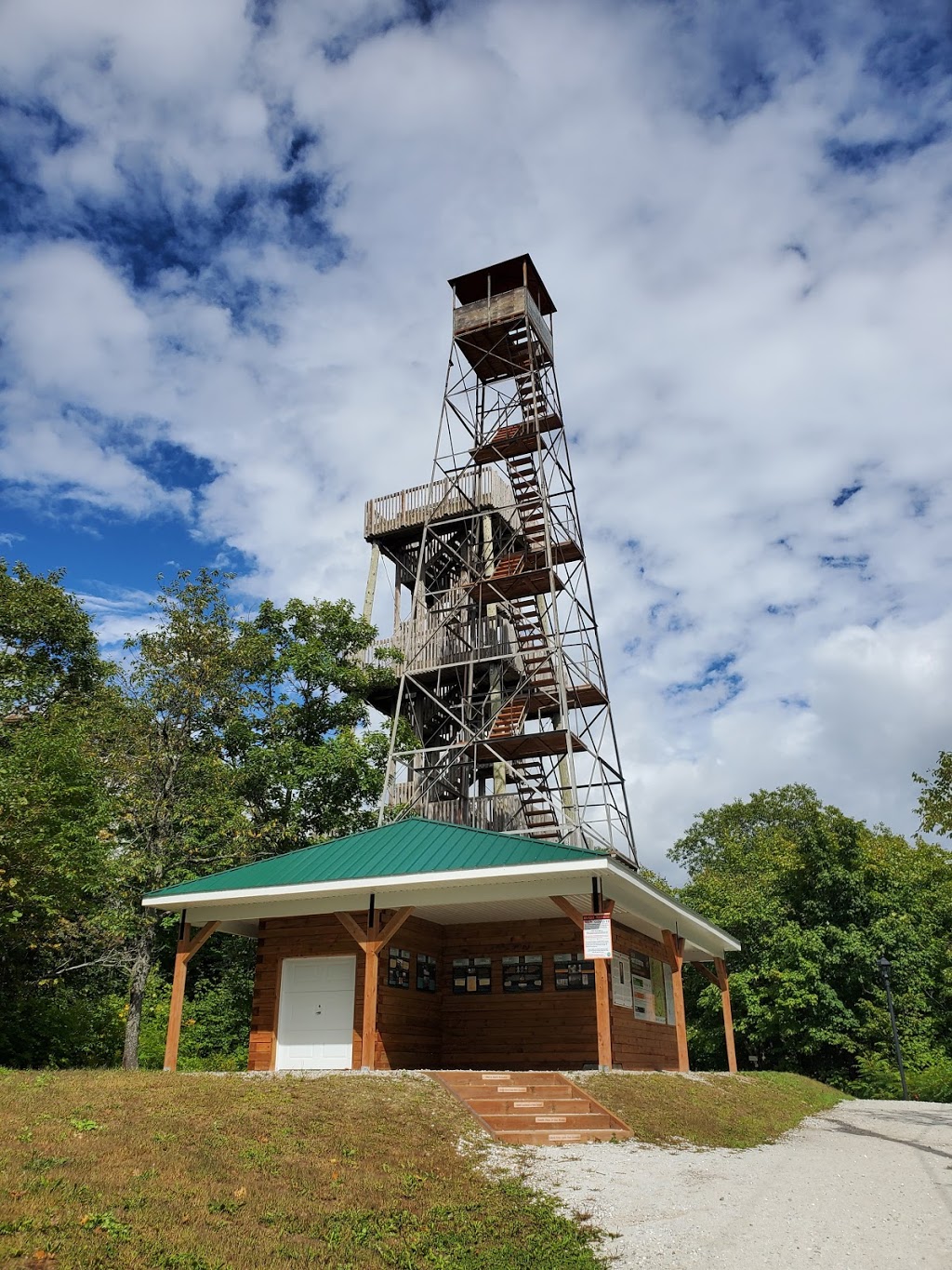 Parc régional du Mont Morissette | 35 Chemin du Lac Long, Blue Sea, QC J0X 1C0, Canada | Phone: (819) 463-2261