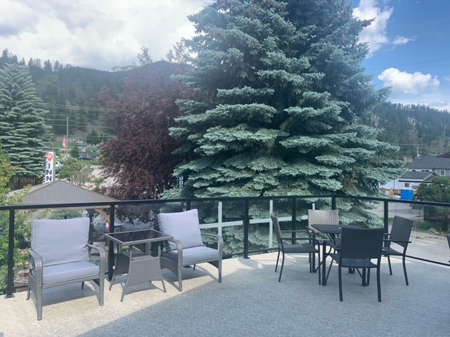 Destination Inn | 4881 St Marys St, Radium Hot Springs, BC V0A 1M0, Canada | Phone: (250) 347-9111