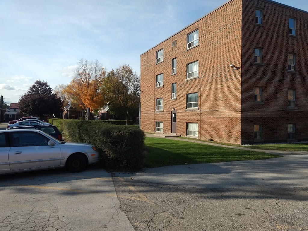 Truman Apartments | 1332 Monterey Ave, Hamilton, ON L8K 1P4, Canada | Phone: (905) 547-5164