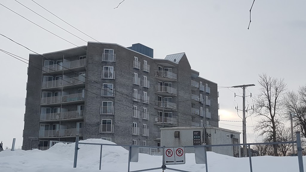 Le 60 St-Francois Xavier | 60 Chemin Saint-François-Xavier, Candiac, QC J5R 5V4, Canada | Phone: (450) 845-1722