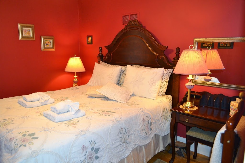 Williams Gate Bed and Breakfast Private Suites | 413 Gate St, Niagara-on-the-Lake, ON L0S 1J0, Canada | Phone: (905) 468-3086