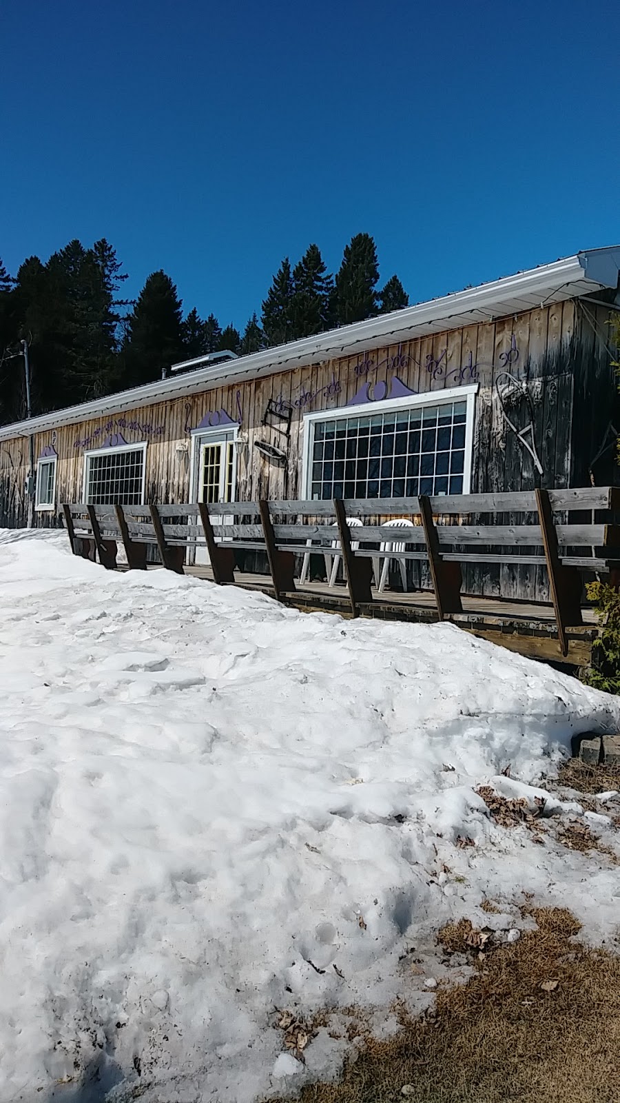 Cabane A Sucre La Chanterelle | 1140 Ch Principal, Saint-Mathieu-du-Parc, QC G0X 1N0, Canada | Phone: (819) 532-2021