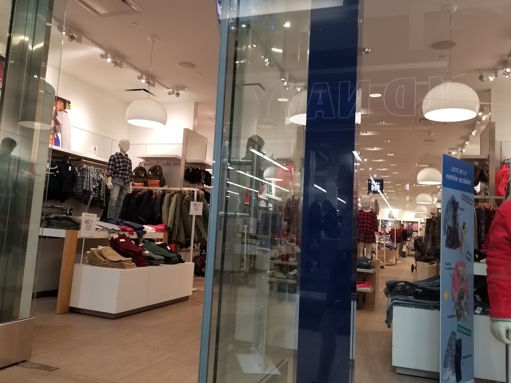 Gap | 3035 Boulevard le Carrefour, Laval, QC H7T 1C8, Canada | Phone: (450) 686-4027