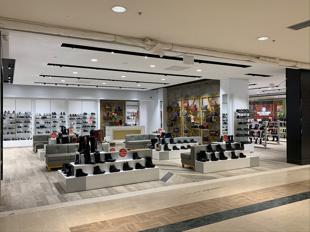 Jolan Chaussures(Laurier Québec) | 2700 Bd Laurier, Québec, QC G1V 2L8, Canada | Phone: (418) 651-7418