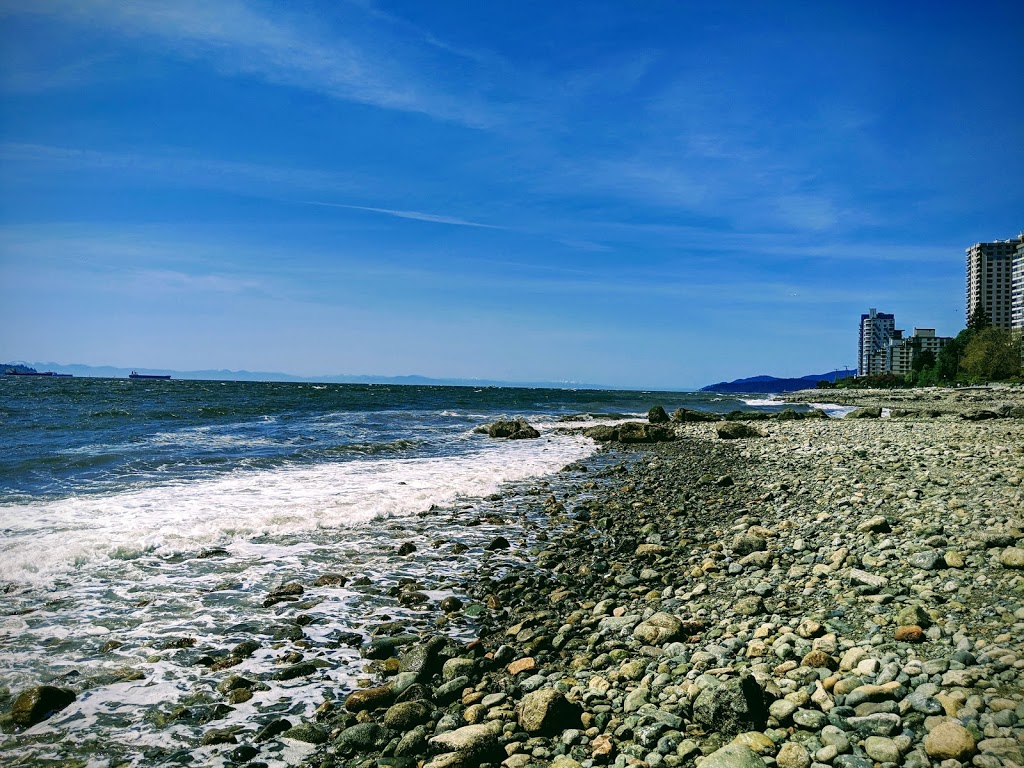 Ambleside Beach | Argyle Ave, West Vancouver, BC V7V 1A4, Canada | Phone: (604) 925-7275