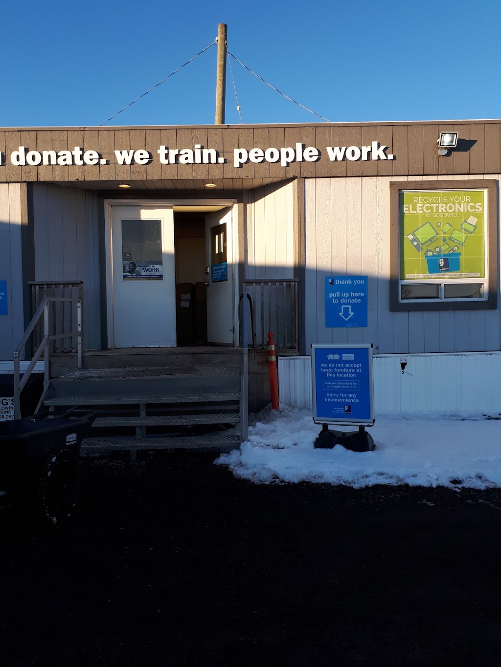 Goodwill Donation Centre | 457 Southdale Rd W, London, ON N6P 1M7, Canada | Phone: (519) 668-8875