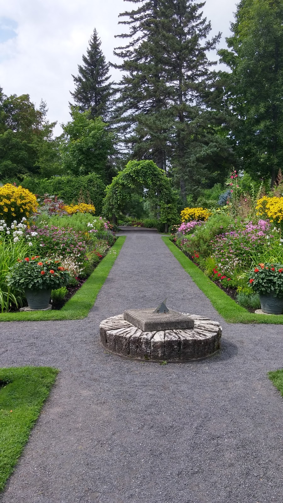 Domaine Joly-De Lotbinière | 7015 Route de Pointe Platon, Sainte-Croix, QC G0S 2H0, Canada | Phone: (418) 926-2462