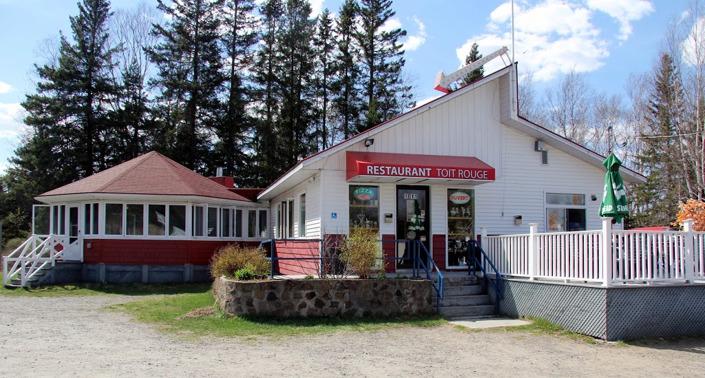 Restaurant Le Toît Rouge | 1011 Chemin St François, Saint-Mathieu-du-Parc, QC G0X 1N0, Canada | Phone: (819) 532-1919