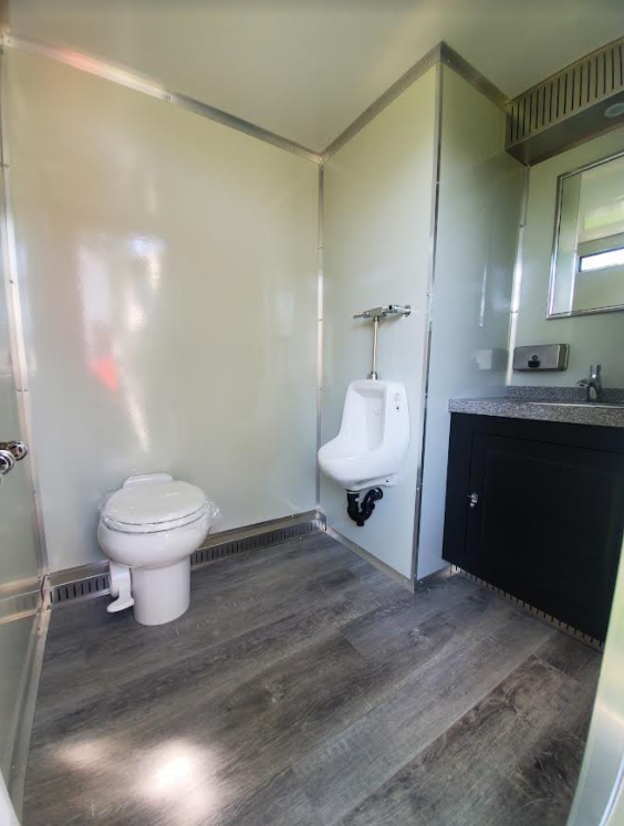 Blue Jay Rentals - Washroom Trailer Rentals | 6300 London Rd, Richmond, BC V7E 6V6, Canada | Phone: (778) 939-5444