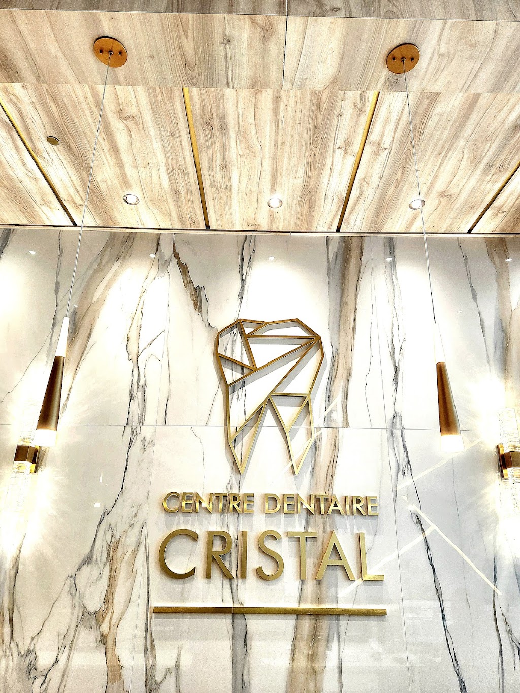 Centre Dentaire Cristal | 2131 Rue Yvette-Brillon, Montréal, QC H4N 0E3, Canada | Phone: (514) 333-0444