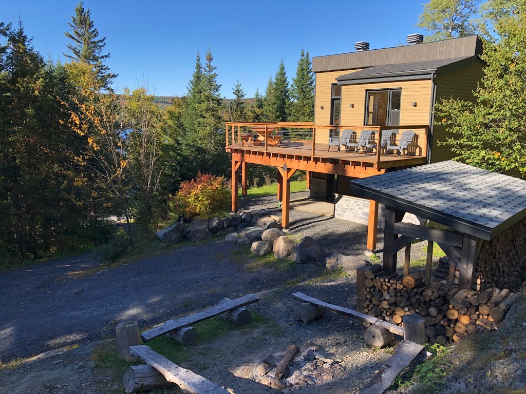 Chalet du Ruisseau | 832 Chemin des Iris, Lac-Etchemin, QC G0R 1S0, Canada | Phone: (581) 307-8177