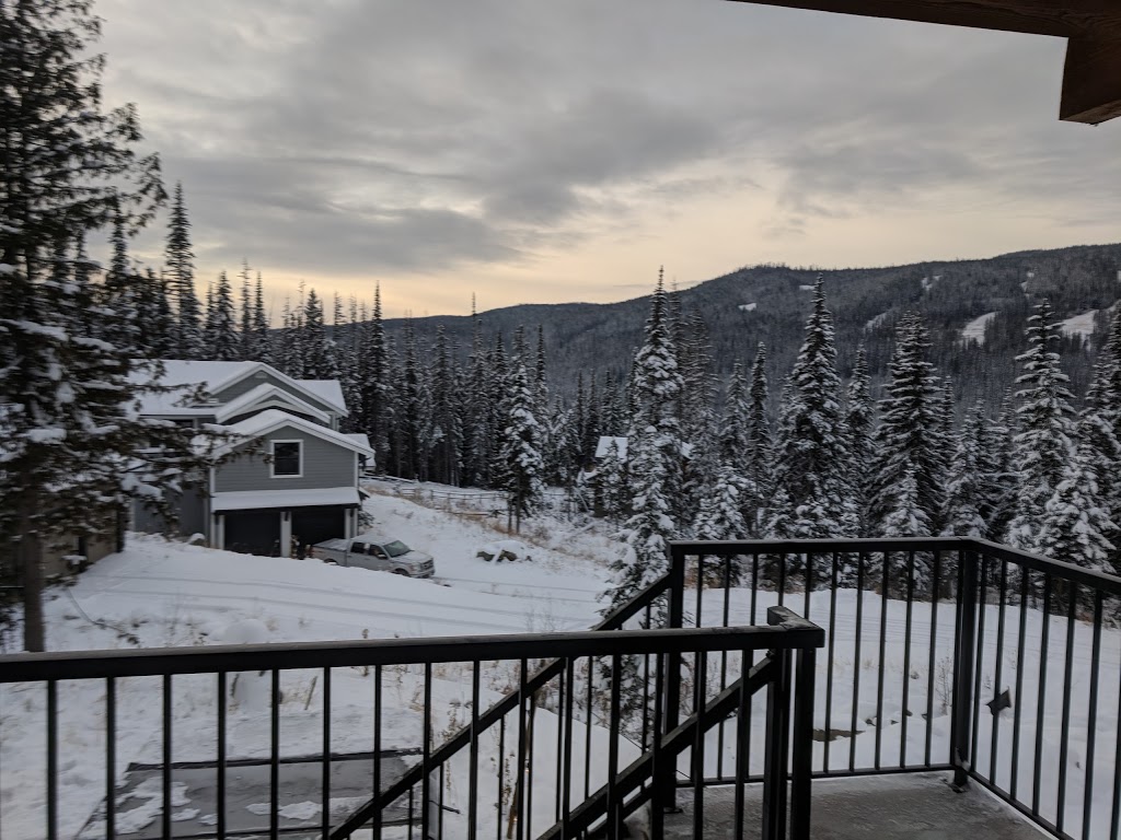 Lookout Ridge Chalet | 5425 Lookout Ridge Drive, Sun Peaks, BC V0E 5N0, Canada | Phone: (604) 780-2940