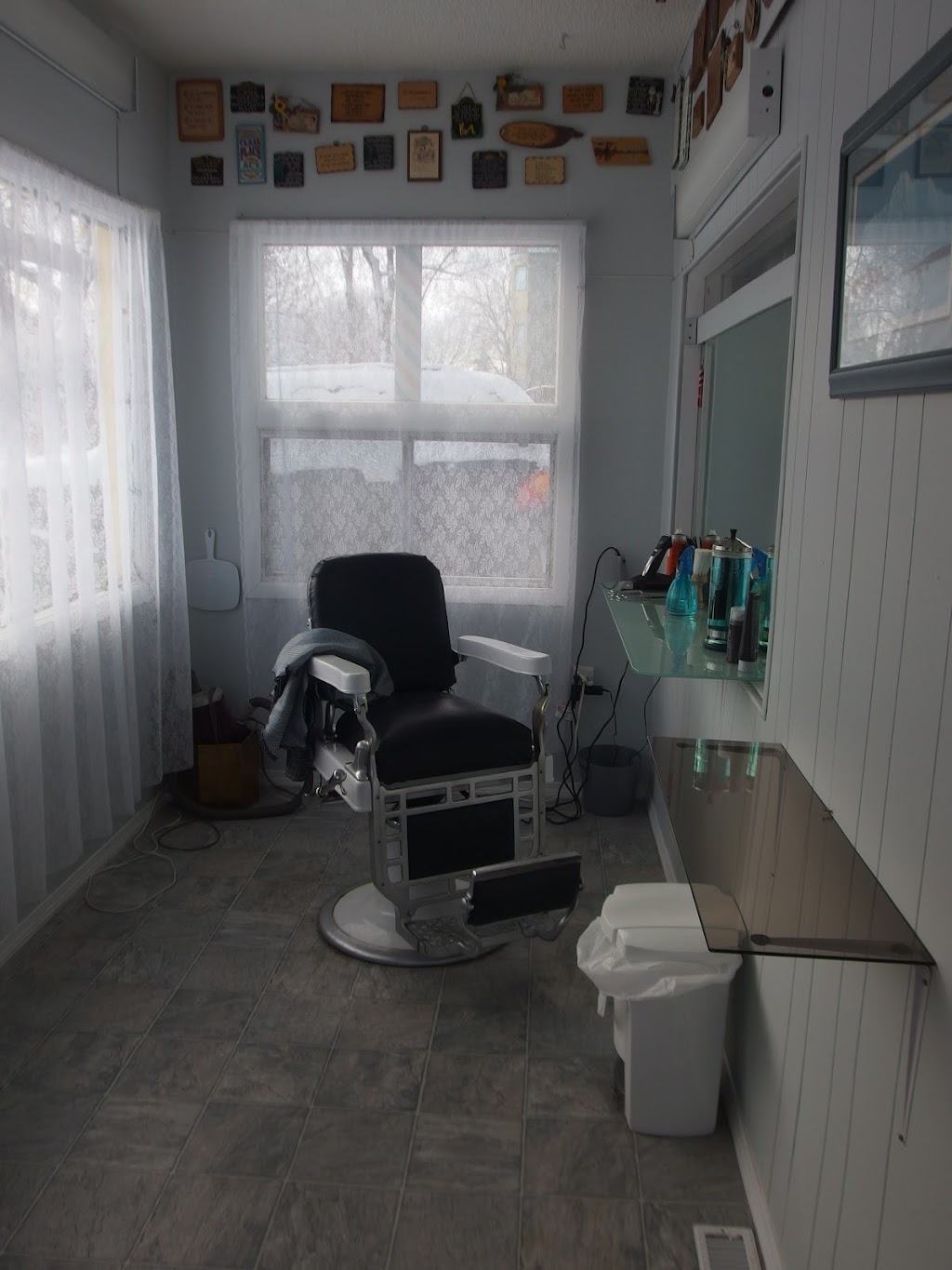 Snipnclip Haircutter | 134 47 Ave W, Claresholm, AB T0L 0T0, Canada | Phone: (587) 439-1100