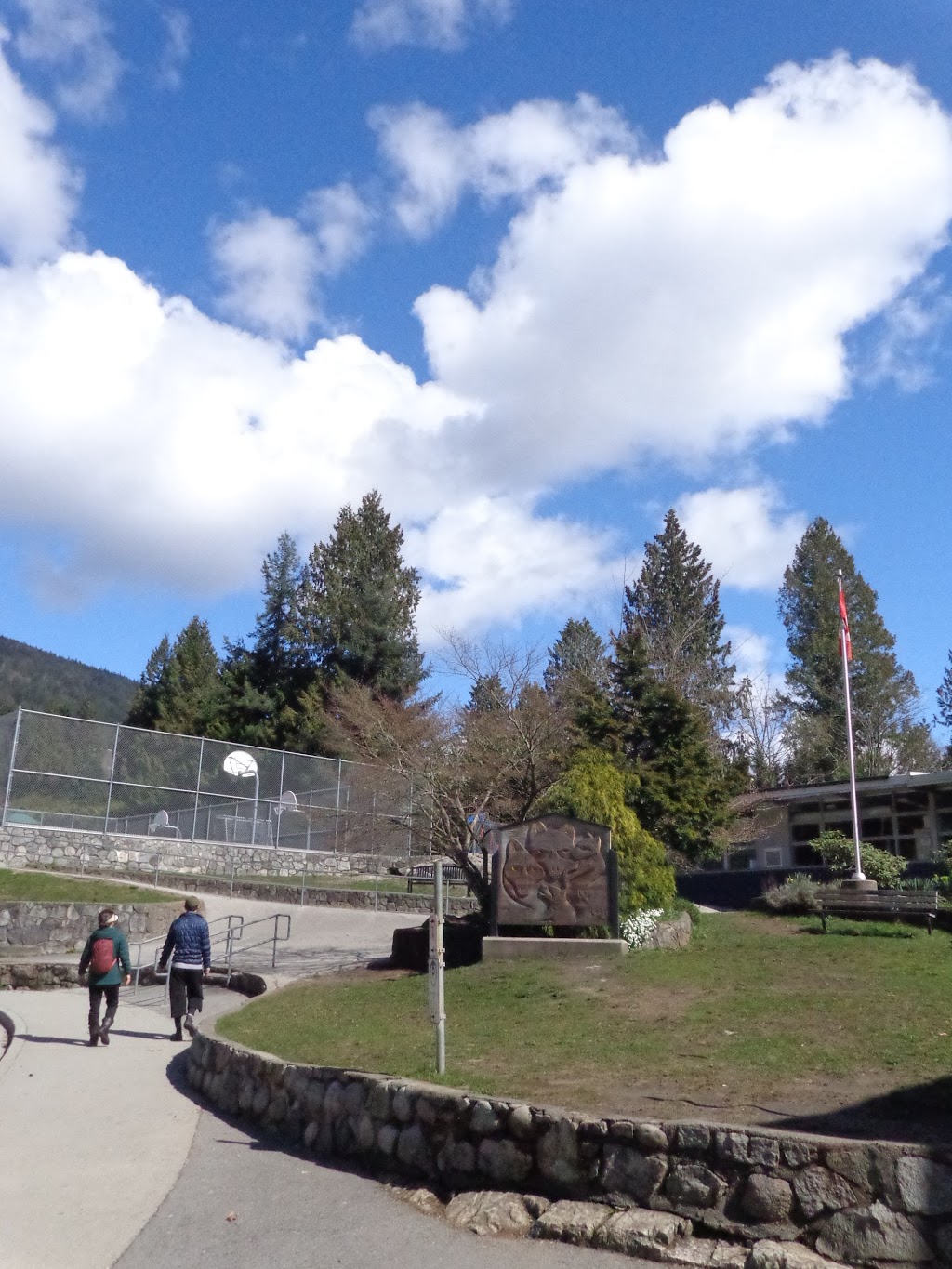 West Bay Elementary | 3175 Thompson Pl, West Vancouver, BC V7V 3E3, Canada | Phone: (604) 981-1260