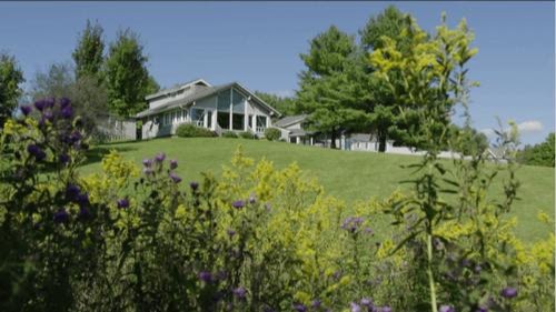 Chalet Claremont Bed and Breakfast | 2195 Uxbridge Pickering Townline, Claremont, ON L1Y 1A1, Canada | Phone: (905) 649-1360