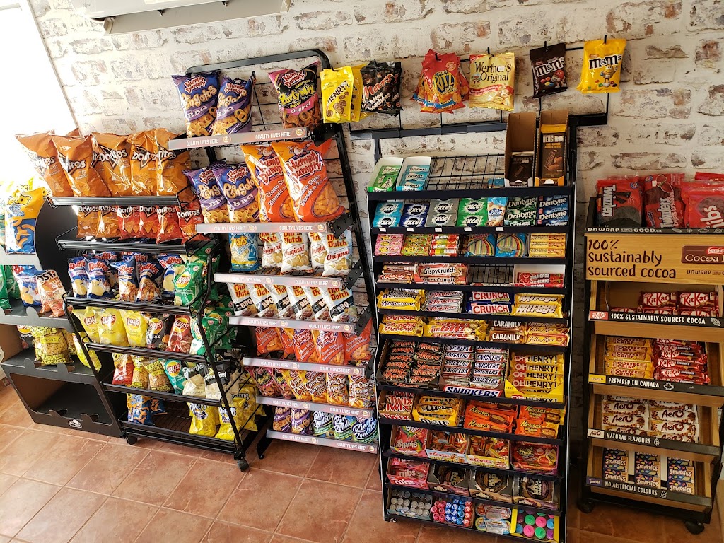 Snack Dash | 224 Gerrish St, Windsor, NS B0N 2T0, Canada | Phone: (902) 798-4015