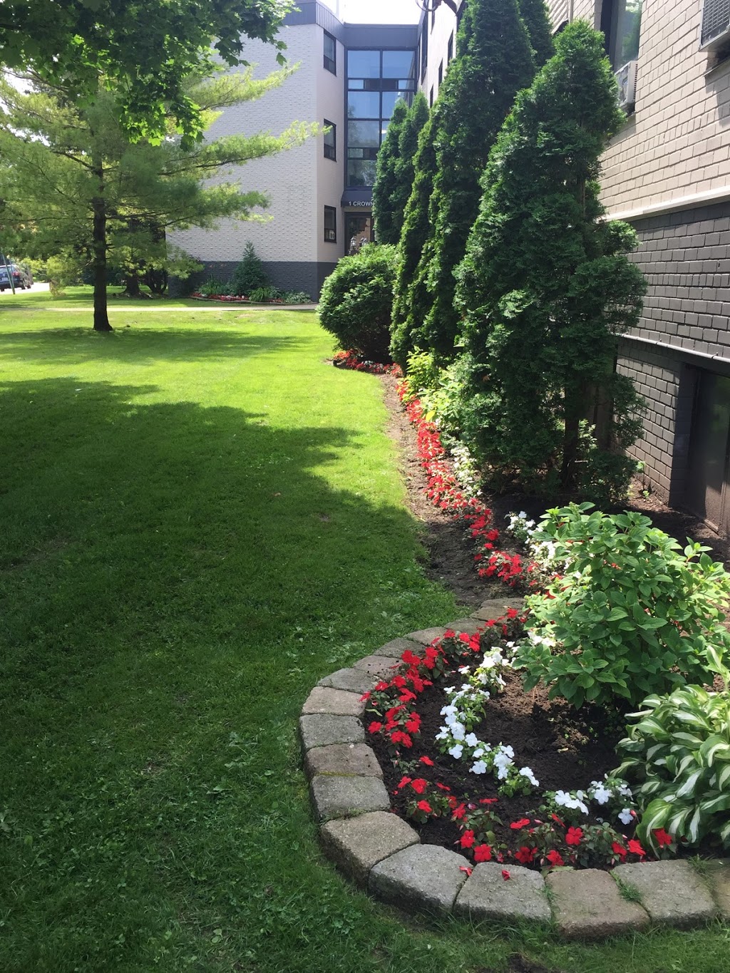 Greener Expectations Landscape & Snow Removal Inc. | 47 Racine Rd Unit 14, Etobicoke, ON M9W 6B2, Canada | Phone: (416) 871-8442