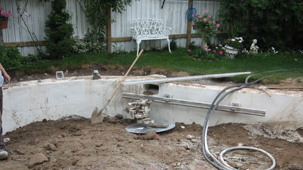 Bearcat Pool Demolition | 115 Royal York Rd, Etobicoke, ON M8V 2T9, Canada | Phone: (416) 795-9469