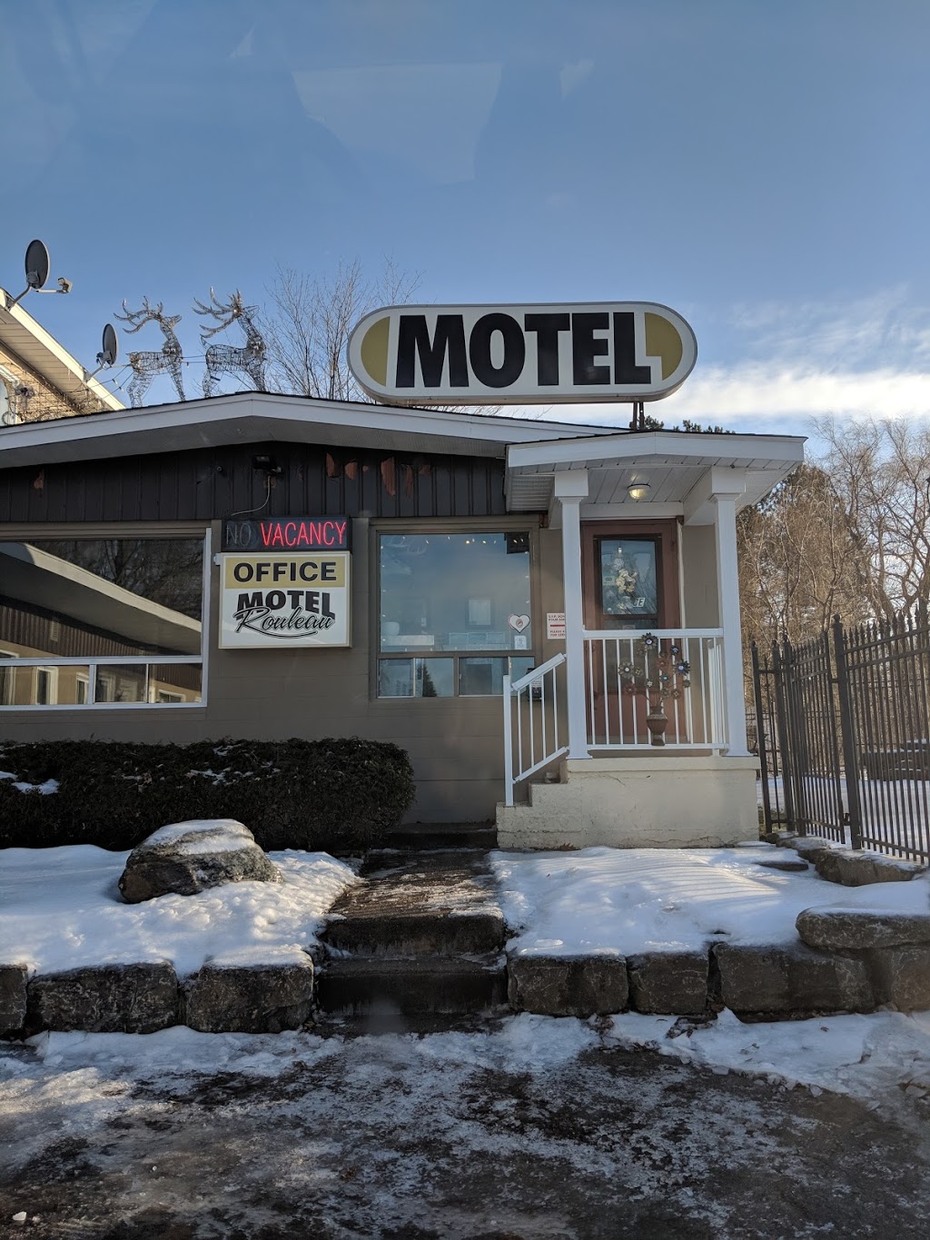 Motel Rouleau | 513 St-Philippe St, Alfred, ON K0B 1A0, Canada | Phone: (613) 679-2722