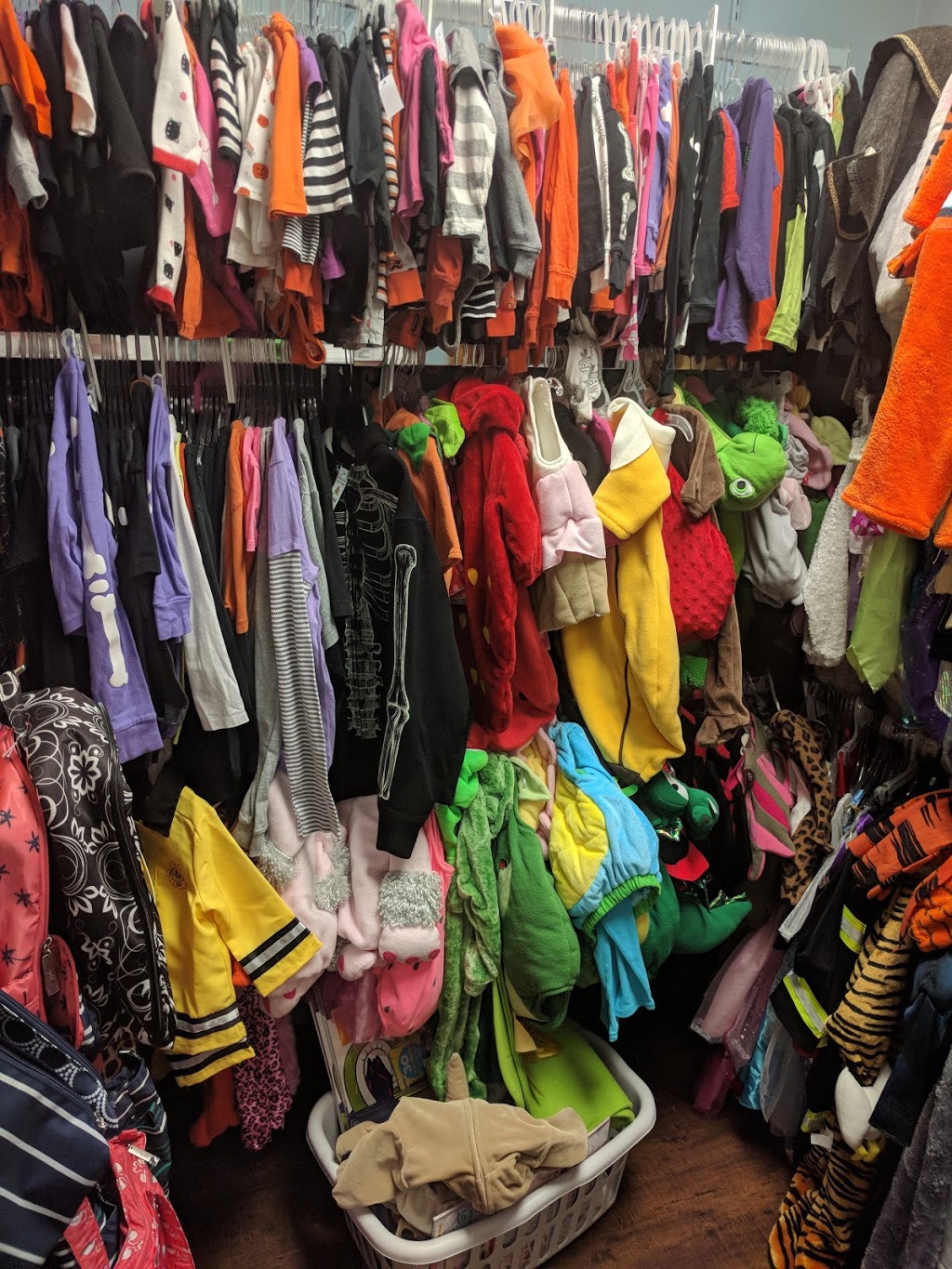 Bearly Used Kids Clothes | 20 Broadleaf Ave #103, Whitby, ON L1R 0B5, Canada | Phone: (905) 425-6555