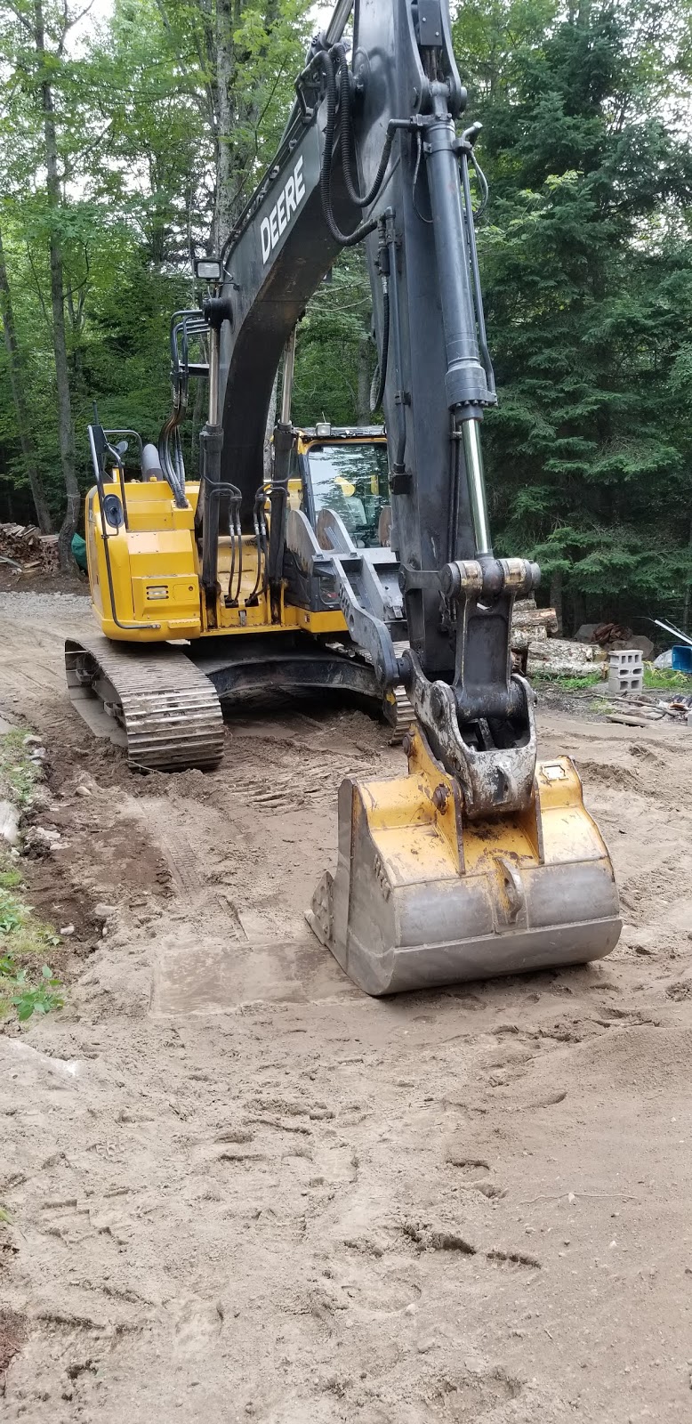 Francis Thomas Contracting Co Ltd. | 15561 ON-35, Algonquin Highlands, ON K0M 1J2, Canada | Phone: (705) 489-2711