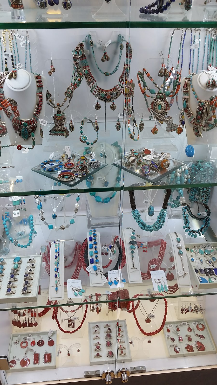 Vivah Jewellery | 221 Glendale Ave, St. Catharines, ON L2T 2K9, Canada | Phone: (905) 685-3237