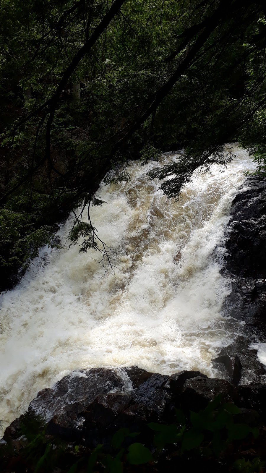 Parc des Chutes de Sainte-Ursule | 2575 Rang des Chutes, Sainte-Ursule, QC J0K 3M0, Canada | Phone: (819) 228-3555