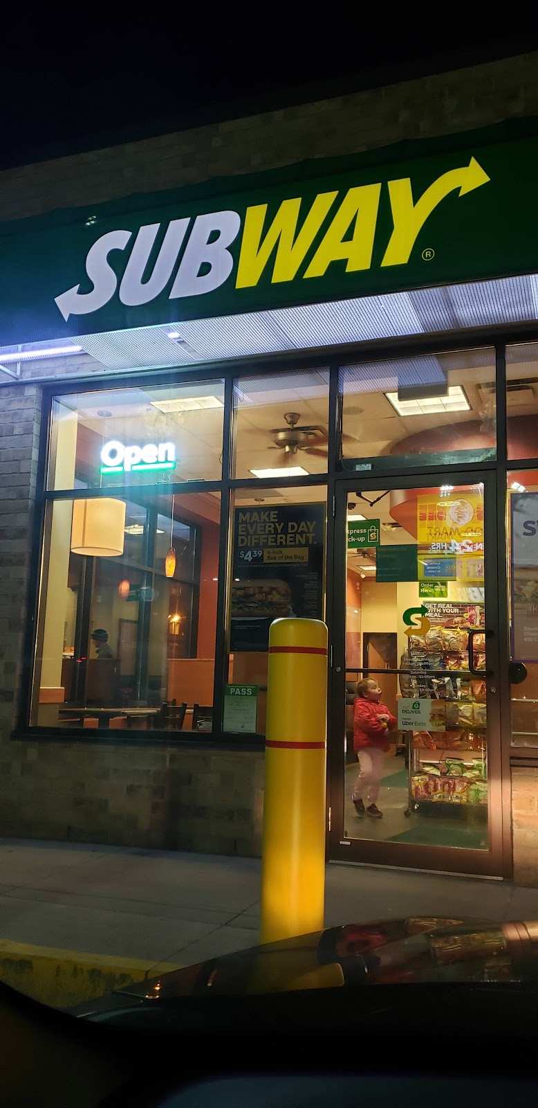 Subway | 810 Main St E, Hamilton, ON L8M 1L6, Canada | Phone: (905) 543-8800