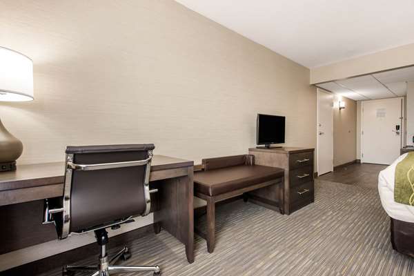 Comfort Inn & Suites | 6846 66 St, Red Deer, AB T4P 3T5, Canada | Phone: (403) 348-0025