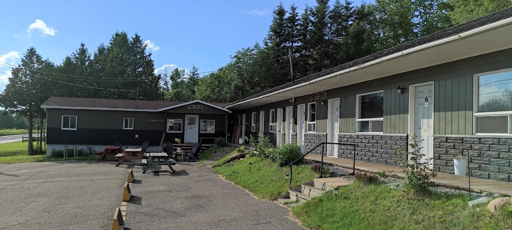 Motel chez Sam et Joe | 1038 Rue Principale, Pohénégamook, QC G0L 1J0, Canada | Phone: (418) 866-1094