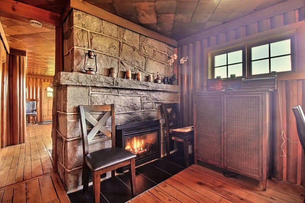 Chalet kanenda | 1191 Chem. du Tour du Lac, Nominingue, QC J0W 1R0, Canada | Phone: (514) 465-5006