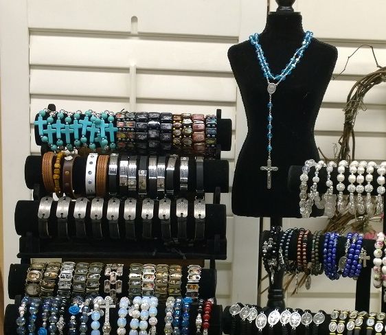 Our Lady of Gratitudes Gift Shop | 3100 Weston Rd #221, North York, ON M9M 2S7, Canada | Phone: (416) 740-7188