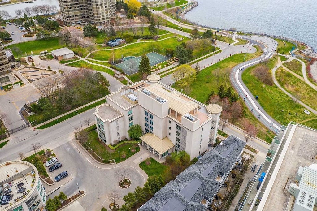 Nevis Condominium | 88 Palace Pier Ct, Etobicoke, ON M8V 4C1, Canada | Phone: (416) 253-1447